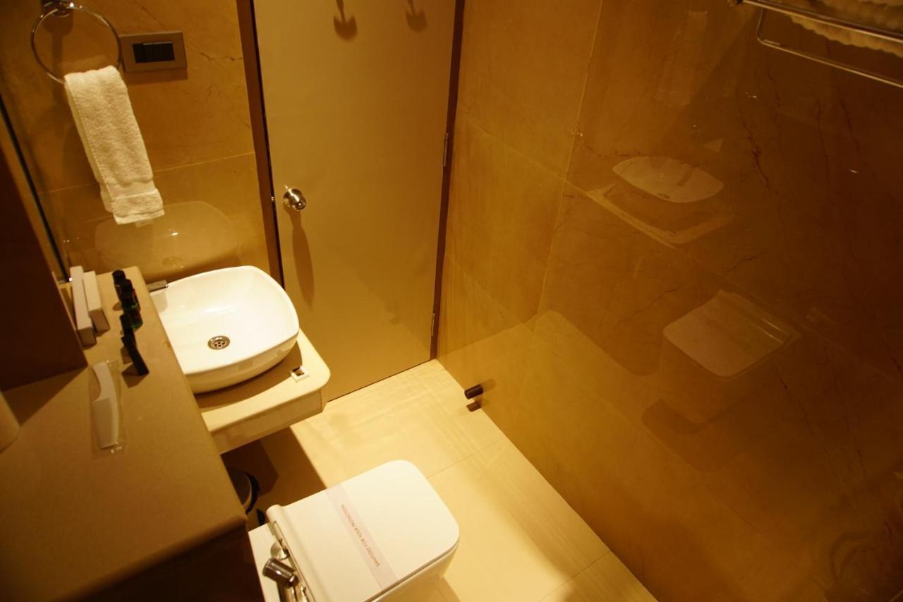 Red Orchid Hotel Kanpur Ngoại thất bức ảnh