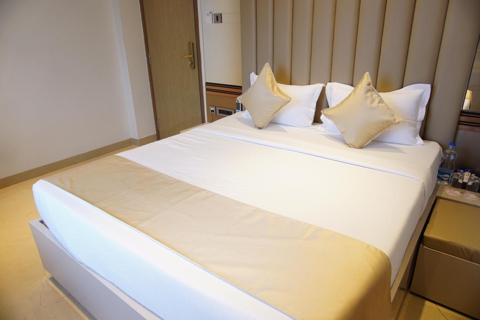 Red Orchid Hotel Kanpur Ngoại thất bức ảnh